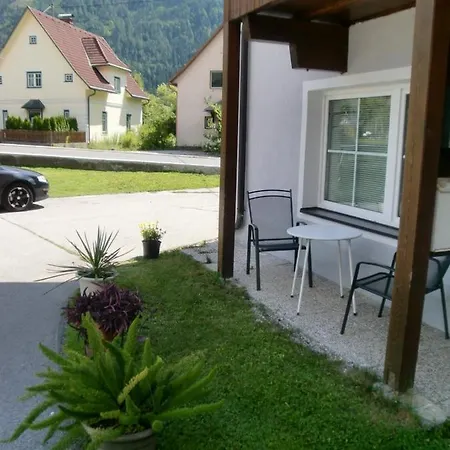 Apartment Parterre Mit Aussenbereich *